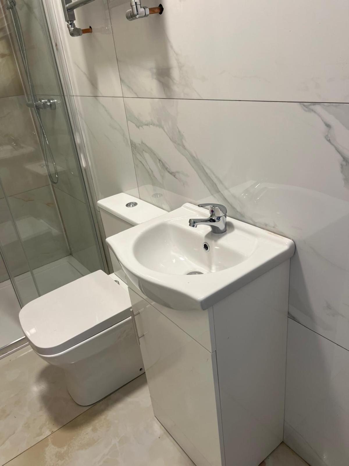 Good Priced Single Rooms In Northolt 외부 사진