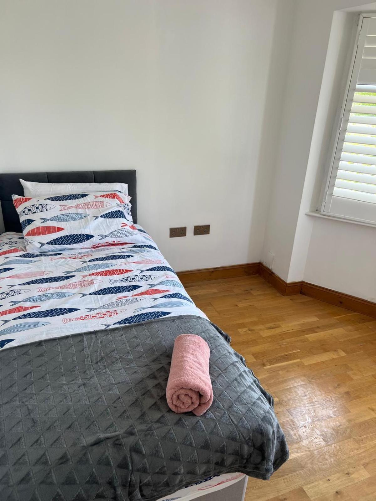 Good Priced Single Rooms In Northolt 외부 사진